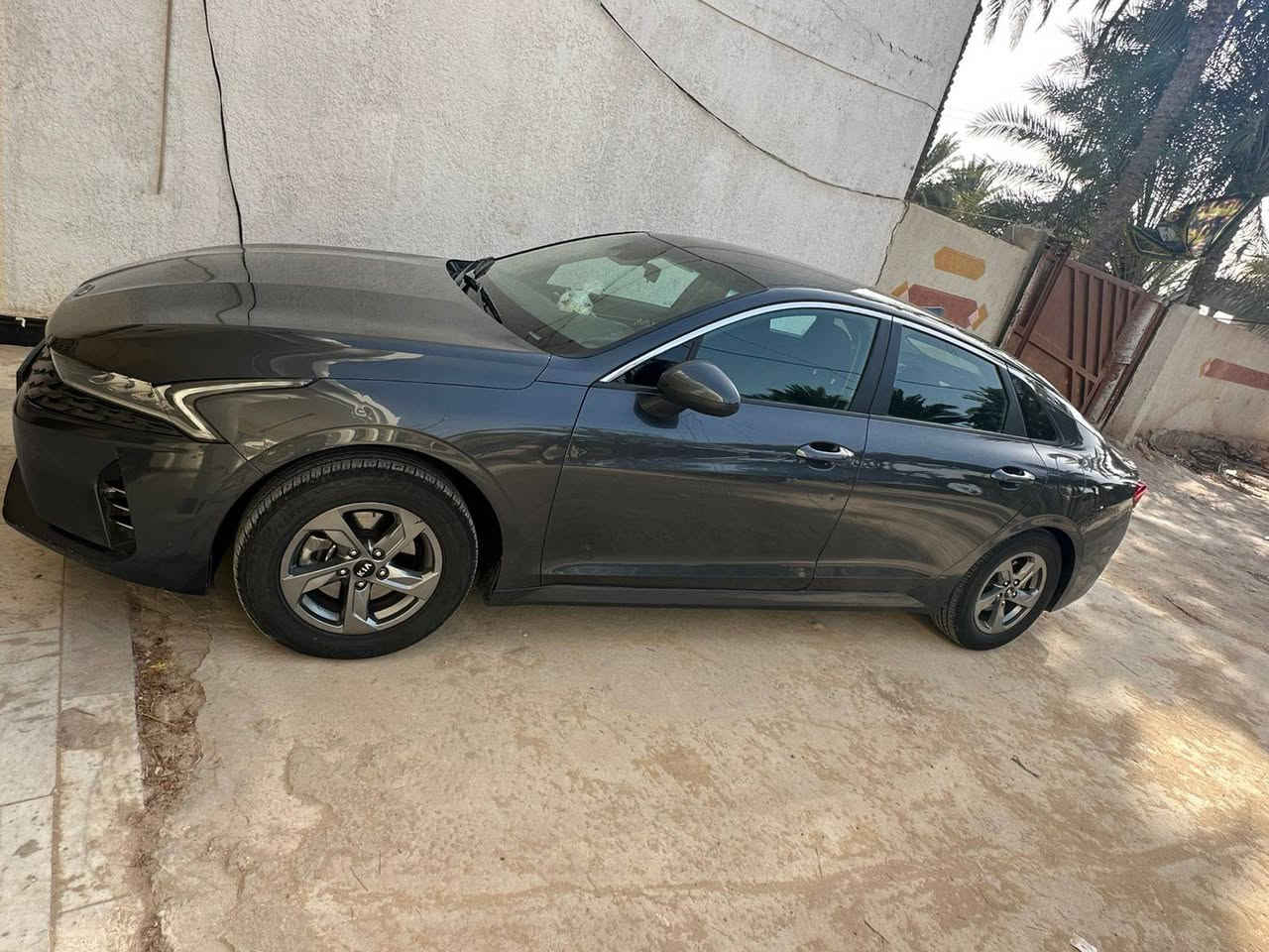 السلام عليكم سياره k5 للبيع محرك 1600 تيربو موديل 2021 كامل مواصفات ماعدا الفتحه حادثها شبر في جاملغ الامامي فقط رقم بغداد تحويل مباشر اتصال على هاذا الرقم ***********
