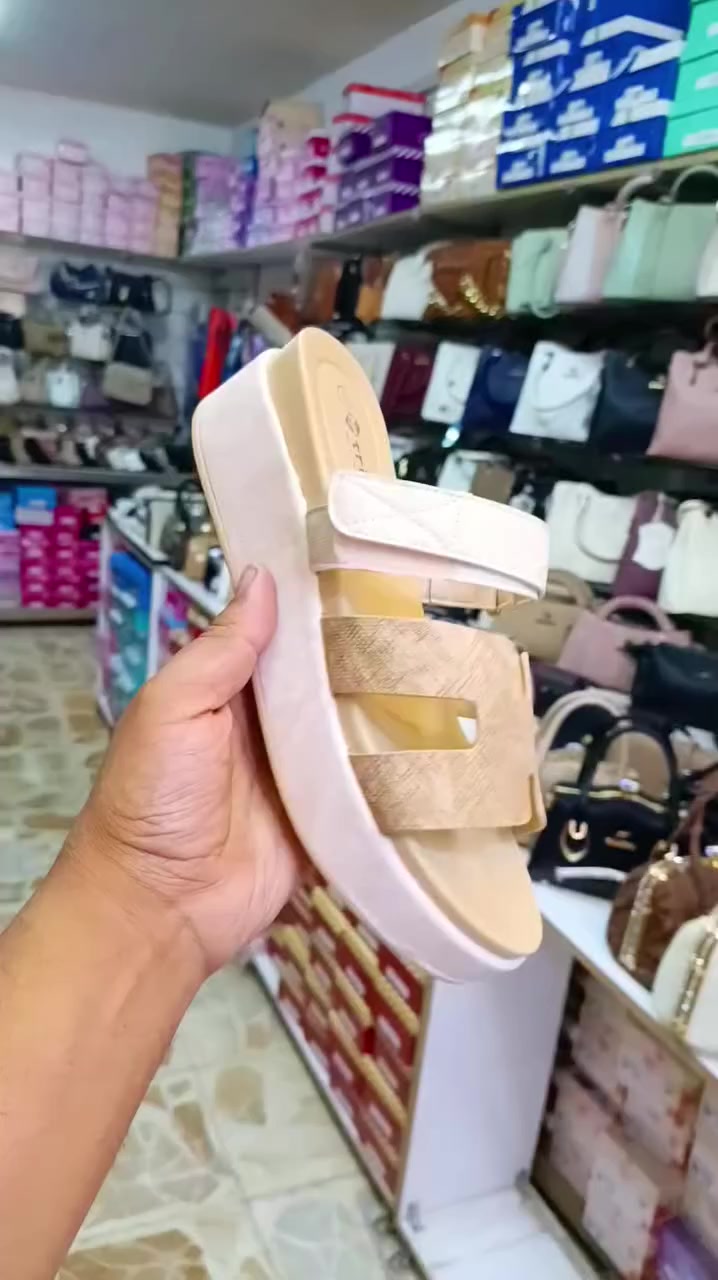 شحاطات نسائيه طبي خفيف الوزن 
نوعية ممتازة خفيف الوزن 
قياسات من 37 الئ 41 
سعر 12 الف 
يوجد لدينا توصيل للمحافظات العراق 
عنوان كربلاء المقدسة شهداء سيف سعد 
مجمع وتين للأناقة 👉🥰


**إذا كنت صاحب هذا الإعلان وتريد حذفه لأي سبب، رجاءا أرسل رسالة إلى الدعم الفني**