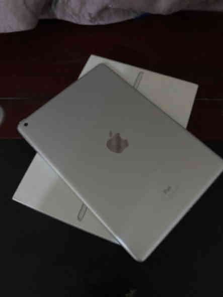 ايباد جيل 9 ذاكره 64 نظافته 99 بطاريته تقريباً 85 كامل ملحقات كارتون شاحن كفر لزكه
السعر 220
للتواصل خاص او واتساب
***********
