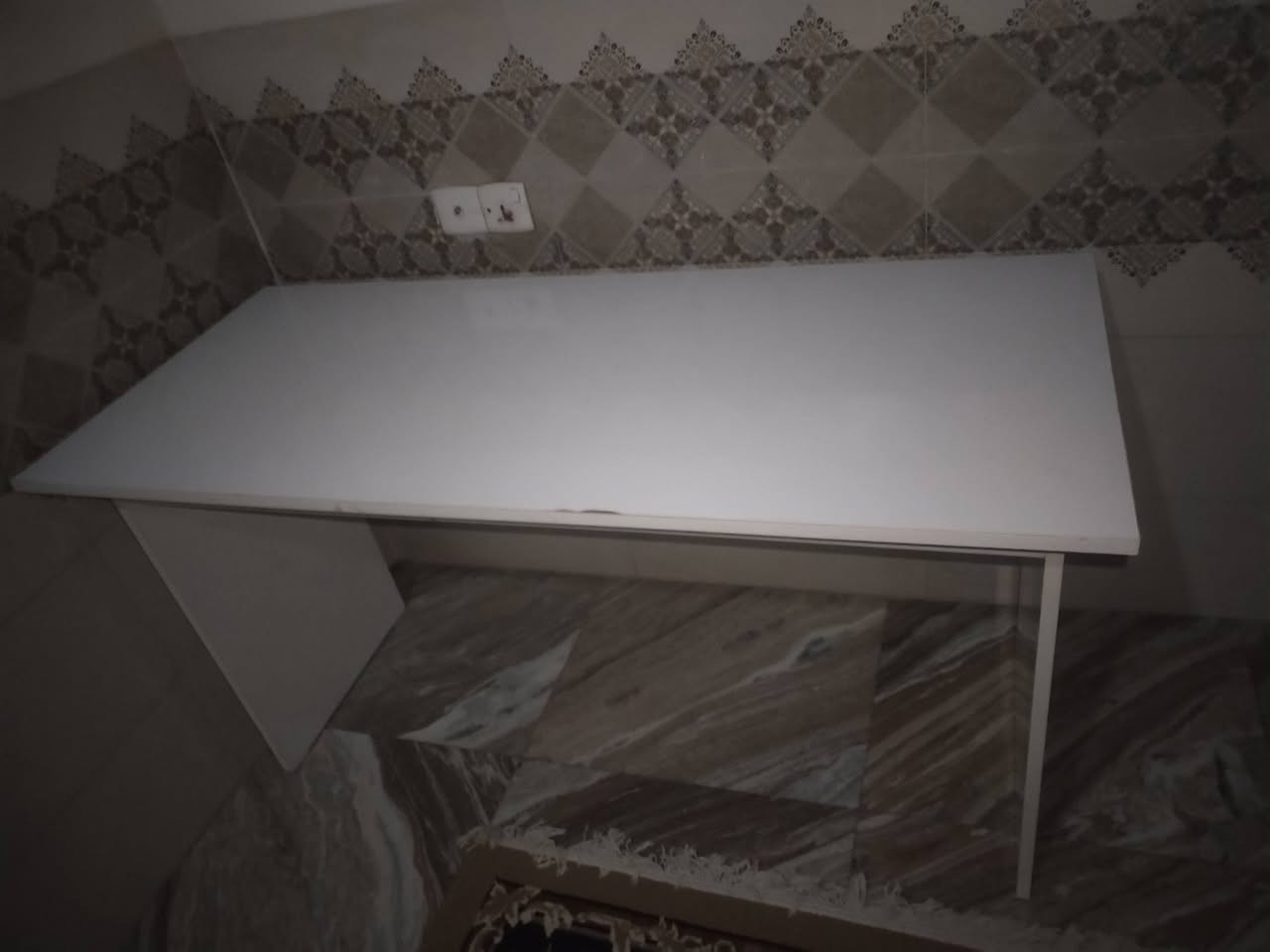 السلام عليكم غراض استغدام قليل جدا
ميز 
طول 140
العرض 60 
سعر 75
سماعات 
سعر 65
كرسي 
سعر 70
عاكسه 
سعر 150 استغدام يوم واحد فقط 

للتواصل ***********
