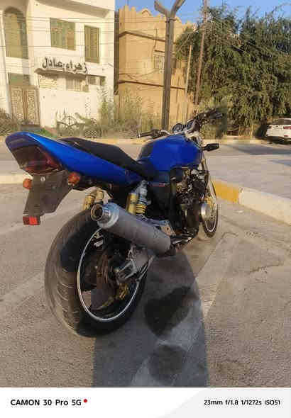 السلام عليكم للبيع فقط سيبي فور جيل الثاني هايبر دراجه مكفوله جاهزه من كلشي اوراق كامله مكان ذي قار سعره 2250 بيه مجال قليل ***********
