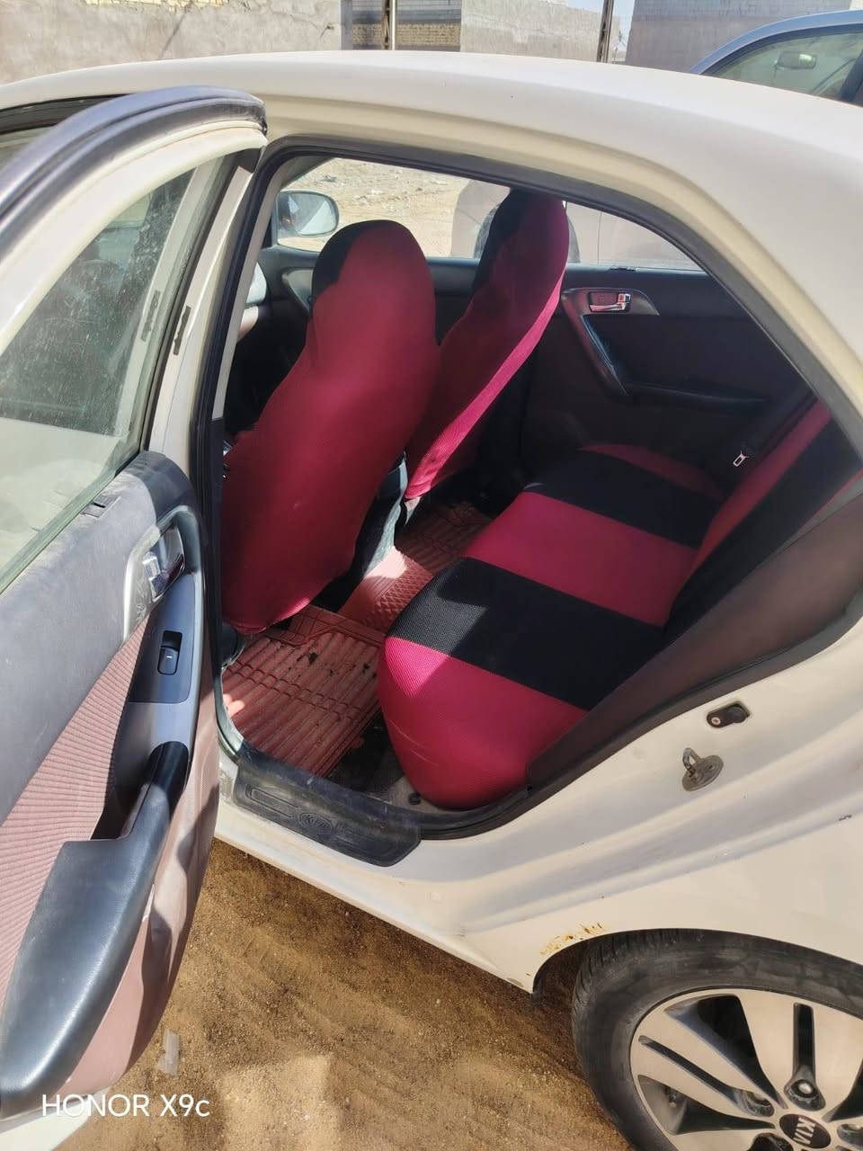 السلام عليكم سيراتو 13 محرك 1600 خليجي رقم بصره كفاله عامه السعر 110 مبايل ***********
