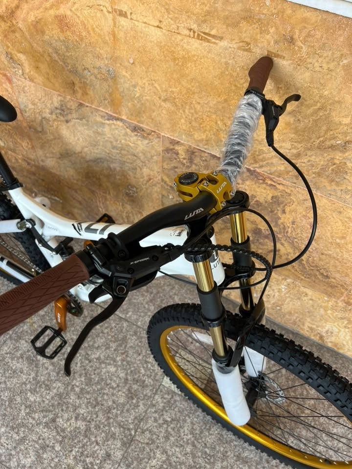 پاسكيلي جبلي تجميع صين اصلي فول كواليتي بةرز

ماركة LITA BIKE MOUNTAIN ⛰️ 

پيش دةبل

دواوة دةبل ماركة

استاب هايدروليك رون

تاية بالون ماركة كيندا

قياس ٢٧.٥

لاشة اسن

مكينة صوت

٩ گير👌💥

بو فروشتن لة هةولير 

♦️***********♦️
