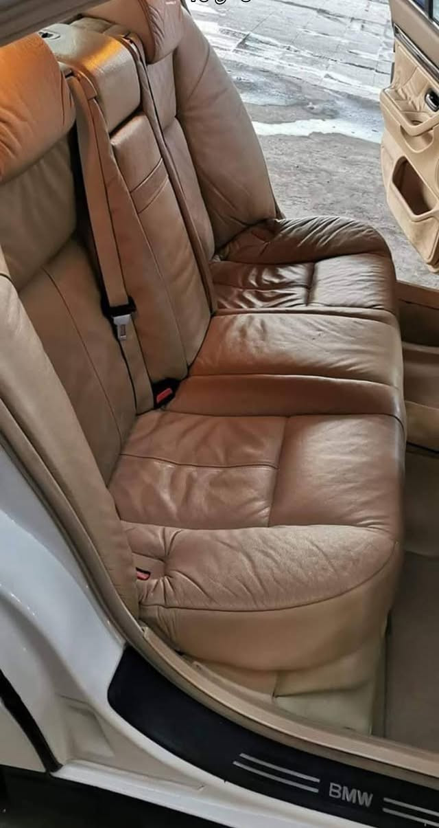 #بي ام دبليو 
كاسحة اصل  740
سنوية باسمي 
شرط التحويل 
مواصفات فتحة 
مري قلاب تعتيم هيترات 
صندوك شفط  
لايت زنون 
تبريد شغال 
باتري جديد 
صدر جديد امامي خلفي 
جاهزه السيارة 
#السعر 55 وبيها مجال بسيط
#العنوان بغداد الشعب ***********
