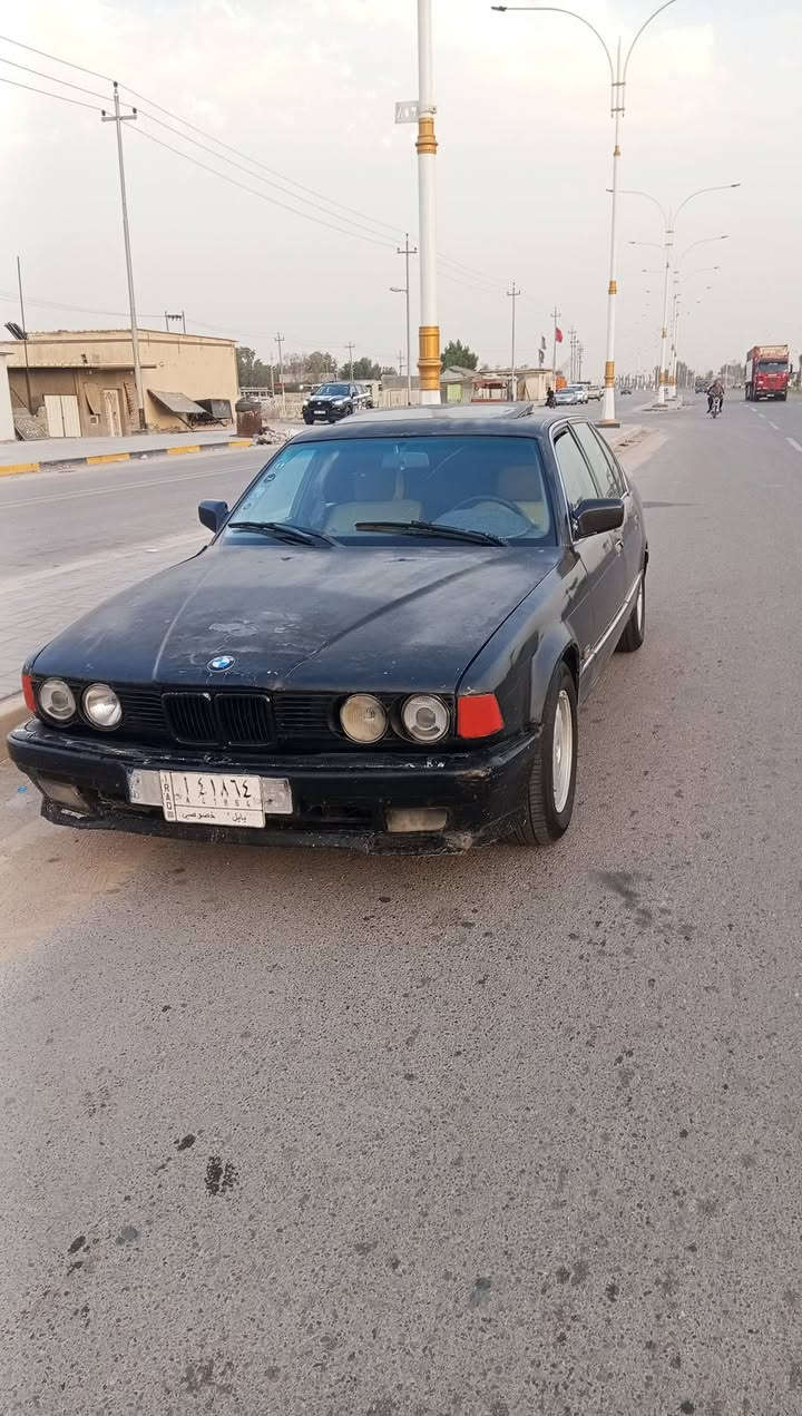 سلام عليكم بي ام 735 مكينه وكير شرط حداديه تخم تاير سياره جازه سنويه متهي 2020 سعر  26 وبيه مجال الشراي مكان السماوه تصال رقم ***********
