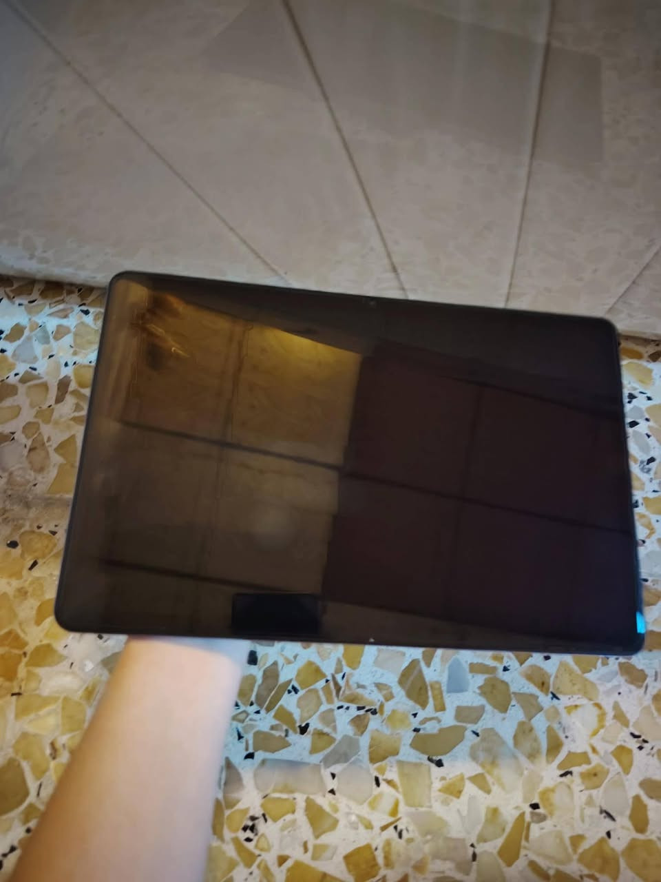 السلام عليكم عندي ايباد ريدمي بات 2 للبيع يجي وياه الكراتونه مالته +ماوس وكيبورد +ماوس باد +توصاله بيها اربع منافذ USB+بوبجي 60فريم  وكل هاذه بيش بسعر 175الف قفلو
 المواصفات البطاريه
 9000ملي امبير 
ذاكرت الايباد 256 
يشغل 60فريم 
بدقة 2500 انج 
100Gالتره
الشاحنا قوة 33W 
العنوان الدركزليه مقابل شارع مركز هاذه الرقم للاستفسار***********
