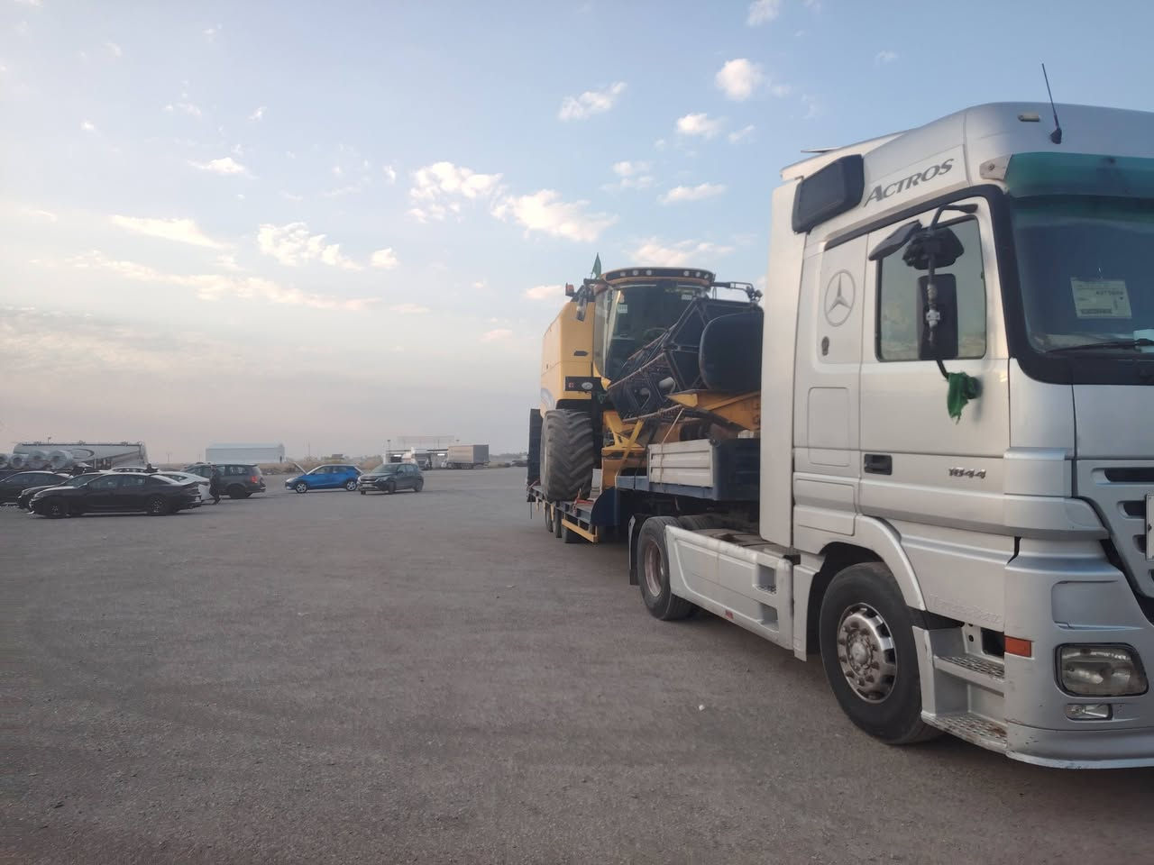 لودرنقل كافة الآليات الزراعيه و الإنشائية للتواصل على الأرقام التالية  ***********
***********
