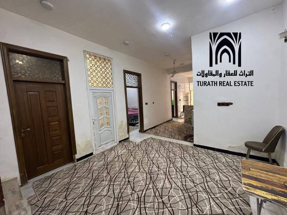 بيت 200 متر طابو للبيع او المراوس  حي الجامعة قرب شارع 20 ومدرسة السجى
بناء حديث 2022 
طابق سفلي كامل : 
⭐ مطبخ
⭐ غرفتين نوم 
⭐ صالة 
⭐ استقبال
⭐ حمام مشترك

 طابق ثاني عالنصف : 

⭐ يحتوي على صالة بنفس قياسات الصالة السفلية 
وحمام وايضا سطح وقواطع غرف غير مكتملة للراغبين بالاكمال وضافة غرف اضافية 

⭐ كافة الخدمات متوفرة تبليط انترنت ضوئي كهرباء مولد ونفايات

للاستفسار اكثر *********** متواجد واتساب
