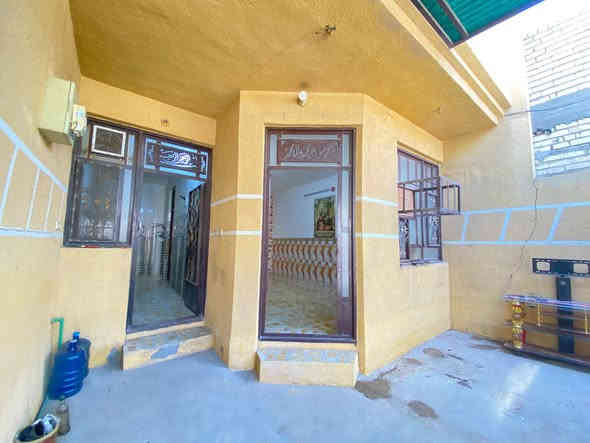 يا الله بيت للبيع مساحه 110 يحتوي على ثلاث غرف) الطابق  الاول غرفه +استقبال +هول ومطبخ وصحيات وكراج مساحه الغرفه الواحده 6×4+الطابق الثاني حمام ومطبخ وغرف 2 بناء طابوك وسقف الطابق الثاني سندويش كامل باقي فقط غرفه والمطبخ يحتاج لبخ وابياض فقط كما موضح بالصور العنوان دوانم الشعله شارع بيت موزان بالبدايه اول فرع عرض الشارع 9 متر قريب على شارع5 كيلو  كامل الخدمات السعر.  (80)  وبي مجال  رقم الهاتف ***********
