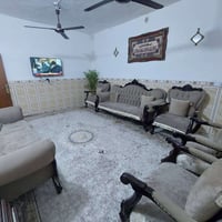 دار للبيع • شارع الملعب • بيع مستعجل