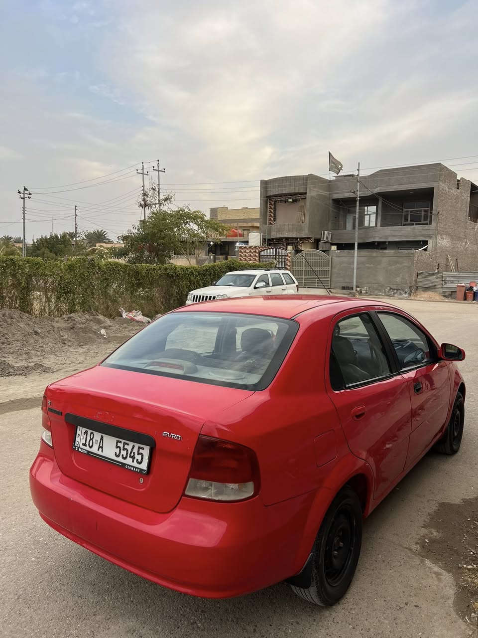 السلام عليكم 
افيو 2004 
رقم بابل بسمي 
مكينه كير جدد 
تخم تاير جديد 
شاشه 
كامره 
كير اوتو ماتيك 
السعر 47 وبيه مجال 
(***********)
