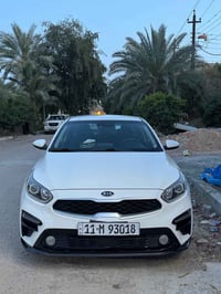 فورتي 2019  مثل ماموضح بلصور ماشه 71 ميل  محرك 2000 اي تي  07708914436...