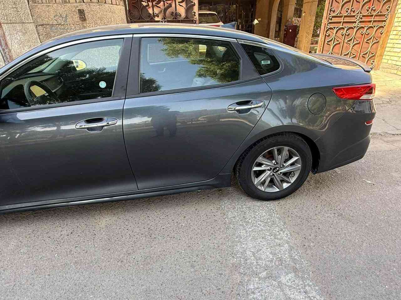 للبيع *KIA OPTIMA*
كيا اوبتما  فئة FE موديل 2020  
بدون ايرباك 
جاملغ وباردين فقط 
ماشية 57 ميل قابل للزيادة
- رقم انكليزي بغداد
- محرك 2400 GDI 
- نظام قيادة ذاتية
- تحكم ستيرن
- كامرة دواره 
- رادارات جانبيه (نقطة عمياء)
- رادار امامي 
- اشاير بلمري 
- حساسات خلفية
- رادار مانع اصطدام
- كشنات مخمل 
- جنطة ذكية عند الفتح
- ثلاث انظمة قيادة(comfort,eco,sport)
- شاشه كبيره تدعم  apple CarPlay&android 
CarPlay
***********
السعر 138$ وبيها مجال 
العنوان- اليرموك ساحة بغداد, العراق
