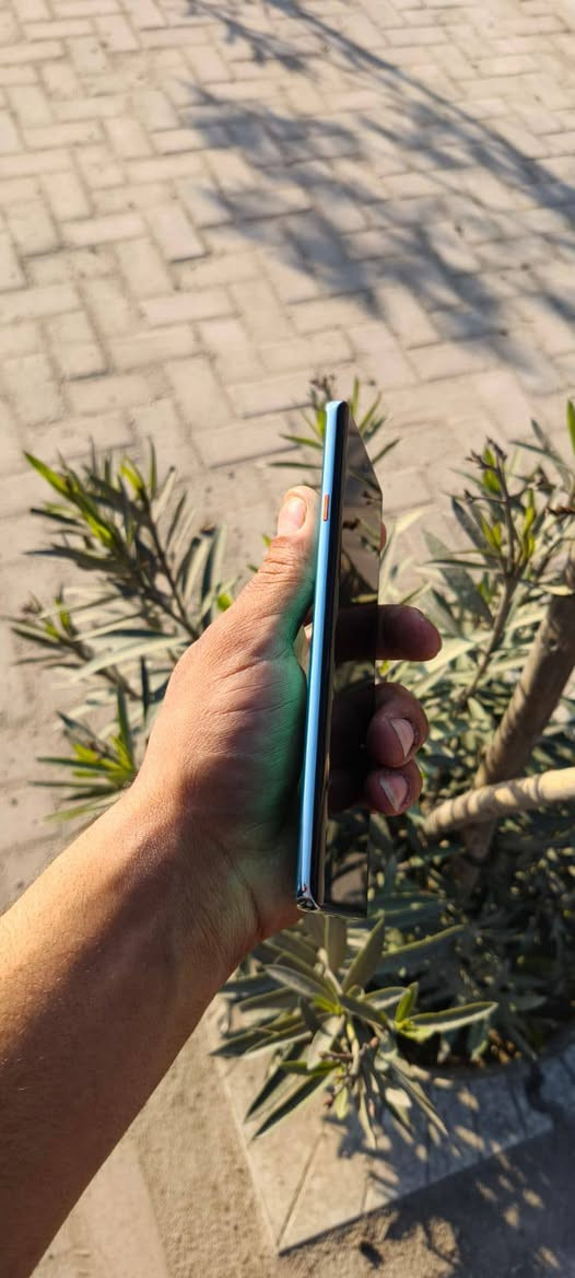 كامون 40ابرو بلاص 5جي
داكره 256رام 12+12مستخدم شهر أو عشر أيام 
جهاز معروف موصفته غني عنل تعريف 
ما يحتاج اوصفه كاميرته حيل حلوه 
ملحقاته كله كامل بوبجي 120افريم 
جهاز شخطه مابيه يعدو جديد 
سعر 325بيه مجال


**إذا كنت صاحب هذا الإعلان وتريد حذفه لأي سبب، رجاءا أرسل رسالة إلى الدعم الفني**