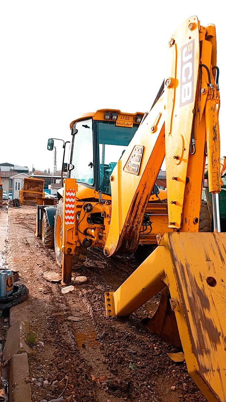 جي سي بي للبيع موديل 2006 رقم اربيل تحويل وكالة شرط عنوان محافظة دهوك *********** واتساب او كورك
