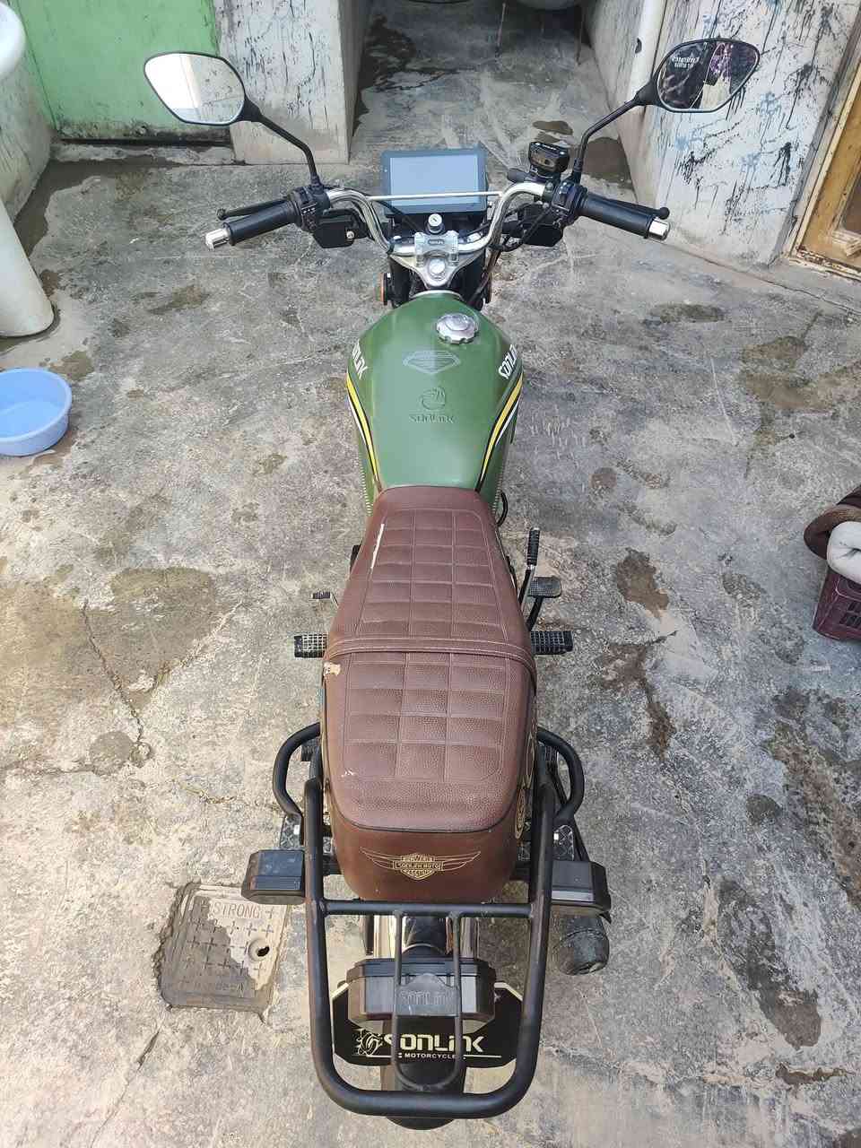 السلام عليكم دراجة للبيع 24شكل 25 نضيفه ما ناقصهه كلشي منفيس+بصمات السعر 725 وبيهه مجال الهاتف ***********
