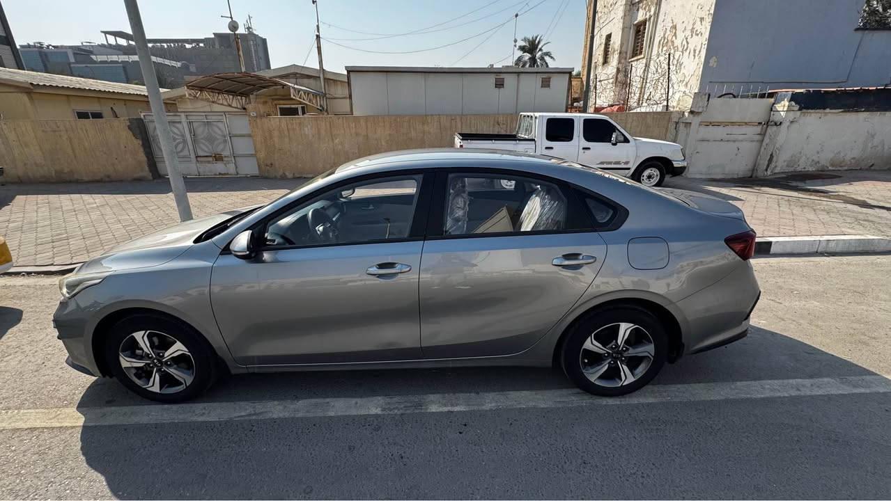كيا سيراتو وارد خليجي موديل 2019
مكفولة كفالة عامة
 ، رقمهه اربيل
ماشيه 124الف بعدهه نظيفة
مكينة 1600 دوش 
تخم تايرات جديد
تحكمات ستيرن كاملة
شاشة ديجتال وكاميرا
حساسات قياس ضغط هواء التايرات

السعر 142$
عنواني البصرة / المعقل

للتواصل *********** البصرة, العراق
