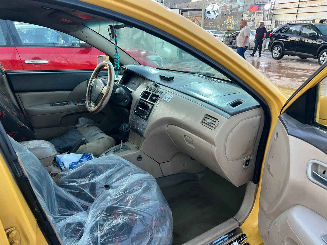 السلام عليكم شيري A5 موديل 2011 محرك كامري ابو الجف 2000 دوش سياره حلوه مثل ما  اشوفون بأسمي تحويل ثاني سنويه جديده مصرفة هيئه و غرامة سيارة صافية خير من الله السعر.42 بيها مجال المكان بغداد مدينة بسماية لاستفسار لاتصال على الرقم *********** موجود وتساب
