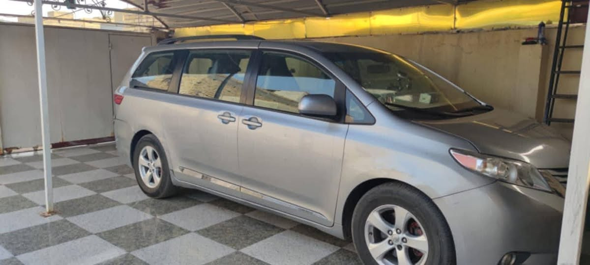 السلام عليكم 
سينا 15 رقم كربلاء مشروع وطني بسمي مداور بأي مكان يعجبك ضايفيلها منظومة غاز خزان 80 لتر حادثه اسفل داير  الجاملغ الخلفي وصبغ جزء من باب السلايت ويوجد صبغ في باب الصندوق بدون ايرباك
مكينه كير مكفولات حداديه جديده تخم تاير جديد تبريد تدفئة شغال كشن السائق كهرباء بيبان سلايت كهرباء استخدام شخصي مكاني ناصريه السعر ١٨٠ الشراي  على الرقم *********** سوق الشيوخ, ذي قار
