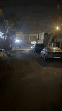 بيت للبيع مساحه 150متر قاطين بداية الحسينيه قرب سيطرة المدخل  المخابرات مقابيل الظباط نظام مشتملين مفتوح من الكراج والحولي فقط بي 5غرف نوم خطين مي كهرباء ثري فيز  بناء 2016بيت 2قطعه من الشارع الرئيسي شبه تجاري رقم البيت موجود بل منشور((لحد يكول منشور قبل فتره ))اني أجلت بيع علمود نص ألسنه عندي مدارس لان للاستفسار *********** #الجميع   السعر مناسب جدا سعر قطعة ارض  موقع المنطقه مميز جدا
