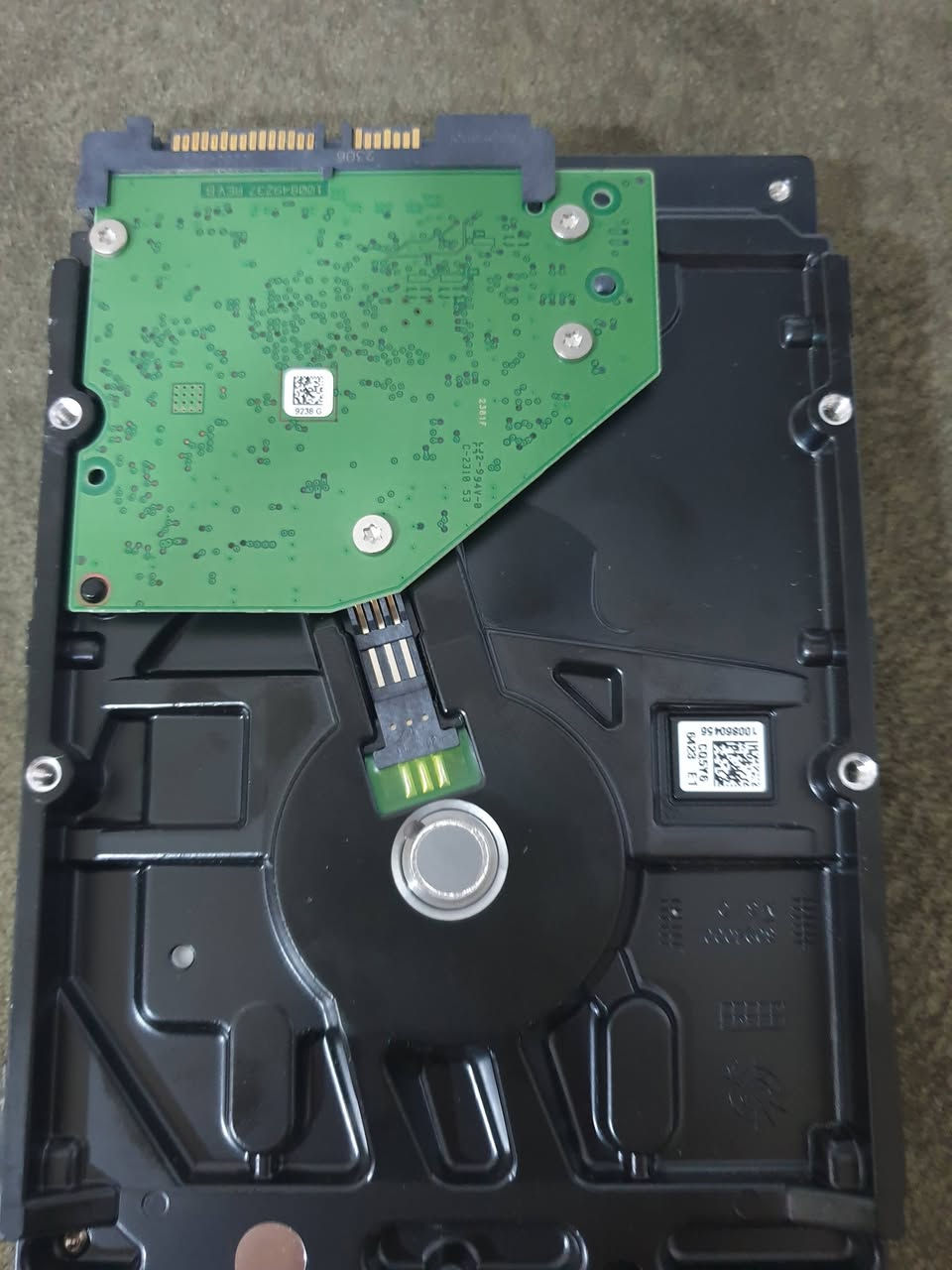 هارد استعمال شخصي لا امزون لا شي  اصلي
Seagate 1T HDD
بيها العاب 
*********** واتساب
