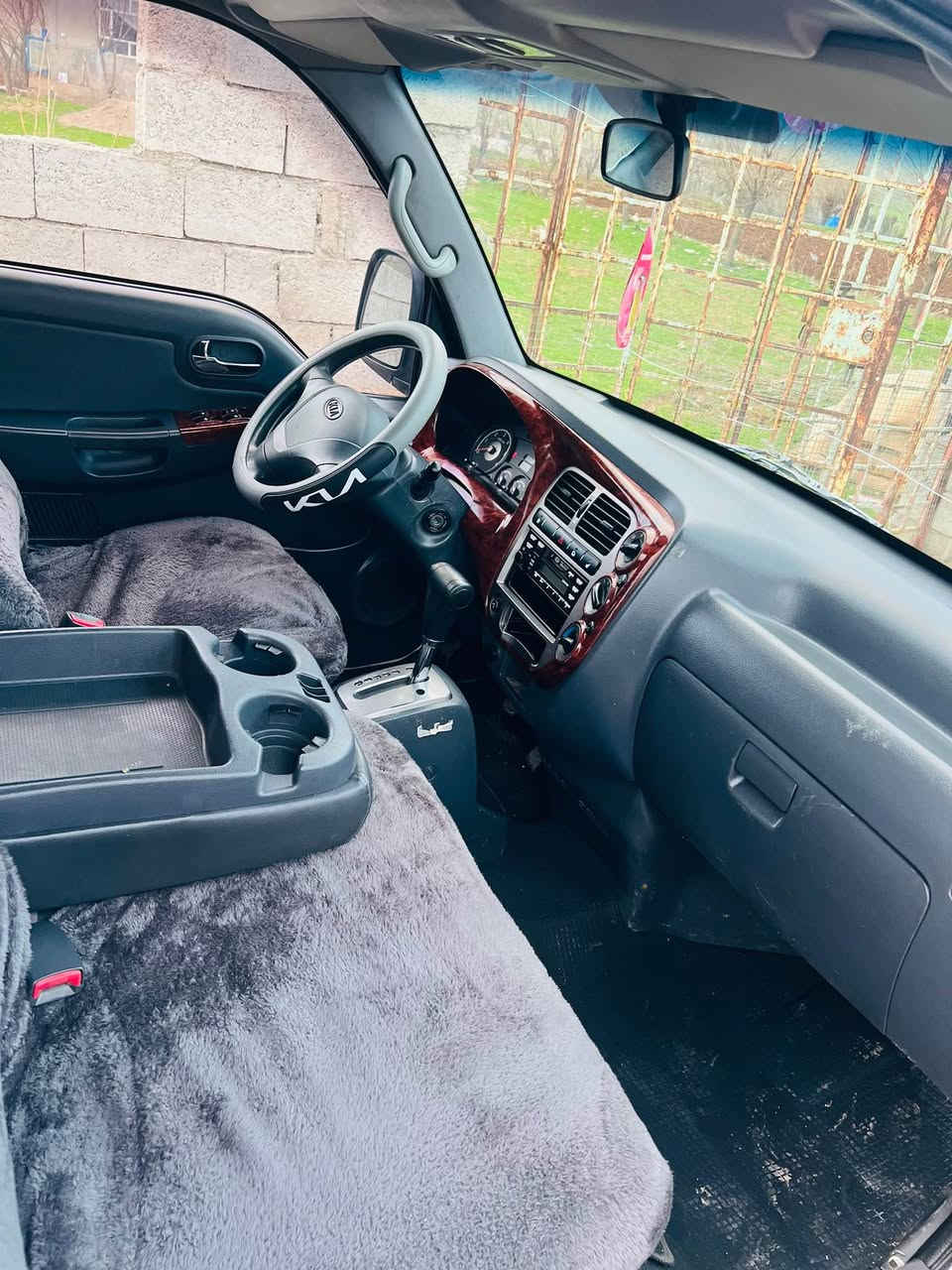 دوتونی دەبڵ کابینە  تۆماتیک 📦☑️
بڕاوو مۆدێل 2009مەکینە ڕەشی ٣هەزار  گێڕو موکینەی زۆر پاکە بڕاوەیە شوێن بڕاوەکانی چاک کراوە نوقسانینیەو تەبریتو کارەباهی هەموی مەزبوتە  تایەی تازەیە سعری 72گەڵا شوێن سەیسادق 
*********** حلبجة, السليمانية
