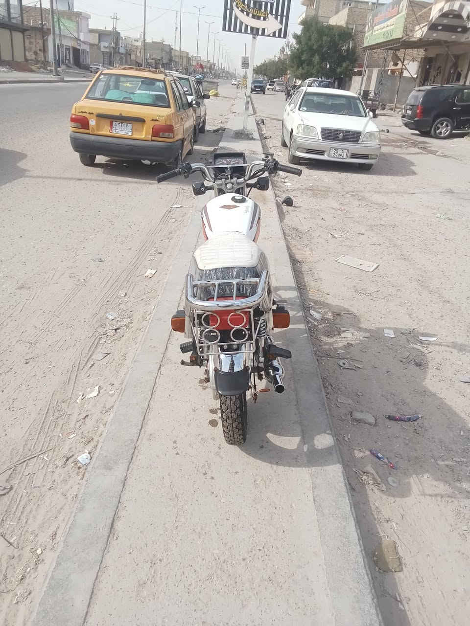 سلام عليكم دراجه سيفان خمسه جير موديل 23 اوراق اوراقها كامله ست ورقات مكينه ما مفتوحه نظيفه كهرباء شغاله ما عاوزها شي الدراجه سيلف لايتات شاير كله شغال تشغيل عن بعد مكاني نجف سعرها سعرها 650 بيها مجال مكاني النجف الرقم موجود واتساب ***********
