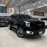 يوكون SLT • ٨ سلندر ٥٣٠٠ • جلد اسود