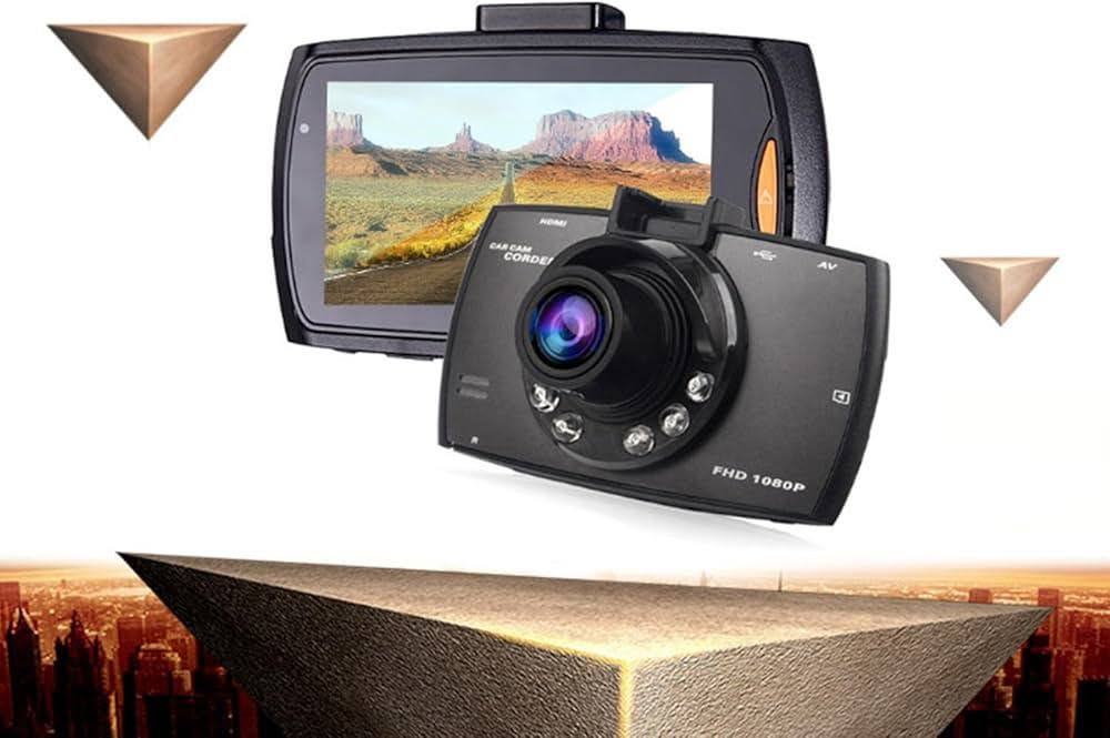 هذا المنتج عبارة عن كاميرا مراقبة للسيارات (Dash Cam) تعمل بنظام DVR وتتميز بالمواصفات التالية: 
شاشة بحجم 2.7 بوصة.
تدعم التصوير بدقة عالية ومستشعر حركة.
تتميز بوجود خاصية الرؤية الليلية المستشعرة للضوء.
تدعم خاصية G-Sensor لتسجيل حوادث التصادم.
وظيفة:
عدسة: عدسة بؤرية ثابتة
تكبير: تكبير رقمي 4x
الشاشة: 2.7 بوصة
الرؤية الليلية: أضواء ليلية بالأشعة تحت الحمراء
الصورة: صيغة JPG
الصوت: ميكروفون ومكبر صوت مدمج
G-Sensor: مستشعر الجاذبية
الدقة: 1080 بكسل
كشف الحركة: دعم مستشعر الحركة
الذاكرة: بطاقة ذاكرة
السعر 15


**إذا كنت صاحب هذا الإعلان وتريد حذفه لأي سبب، رجاءا أرسل رسالة إلى الدعم الفني**