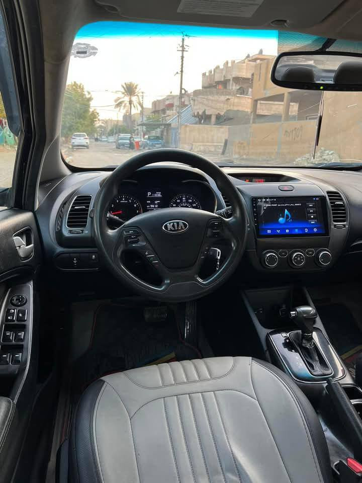 سلام عليكم 
فورتي موديل 17  مكينه 2000 دوش  كير ايتي  المرغوب  تحكمات استيرن تبريد تدفئه كلهن شغاله زنون بلادي مثبت سرعه رقم اربيل مميز باسمي سنويه وهزه جديد  مسوي ادامه كامله وصولات الورشه موجوده باتري جديد تحويل ثاني يوم السعر 112 وبيها مجال بسيط  ورقه وبيها مجال
للاتصال***********
