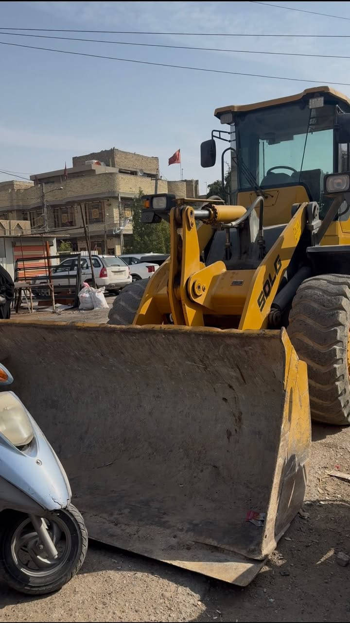 سلام عليكم من رخصت الادمن شفل
للبيع شفل ال جي
موديل 2013
شفل صيني باب اول
محرك كتر 
تخم تاير
سجين كيله 
وسنون موجوده 
رقم واسط تحويل بغداد عادي 
المكان بغداد رقم. ***********
او الرقم ‭+964 770 889 9569‬علي
