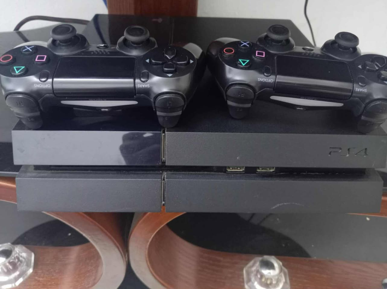 بلي فور نضيف 
كامل 
سعر 250
وهاذه رقم راعيه 

‭٠٧٧٧ ٠٦٧ ٠٦١٠‬
