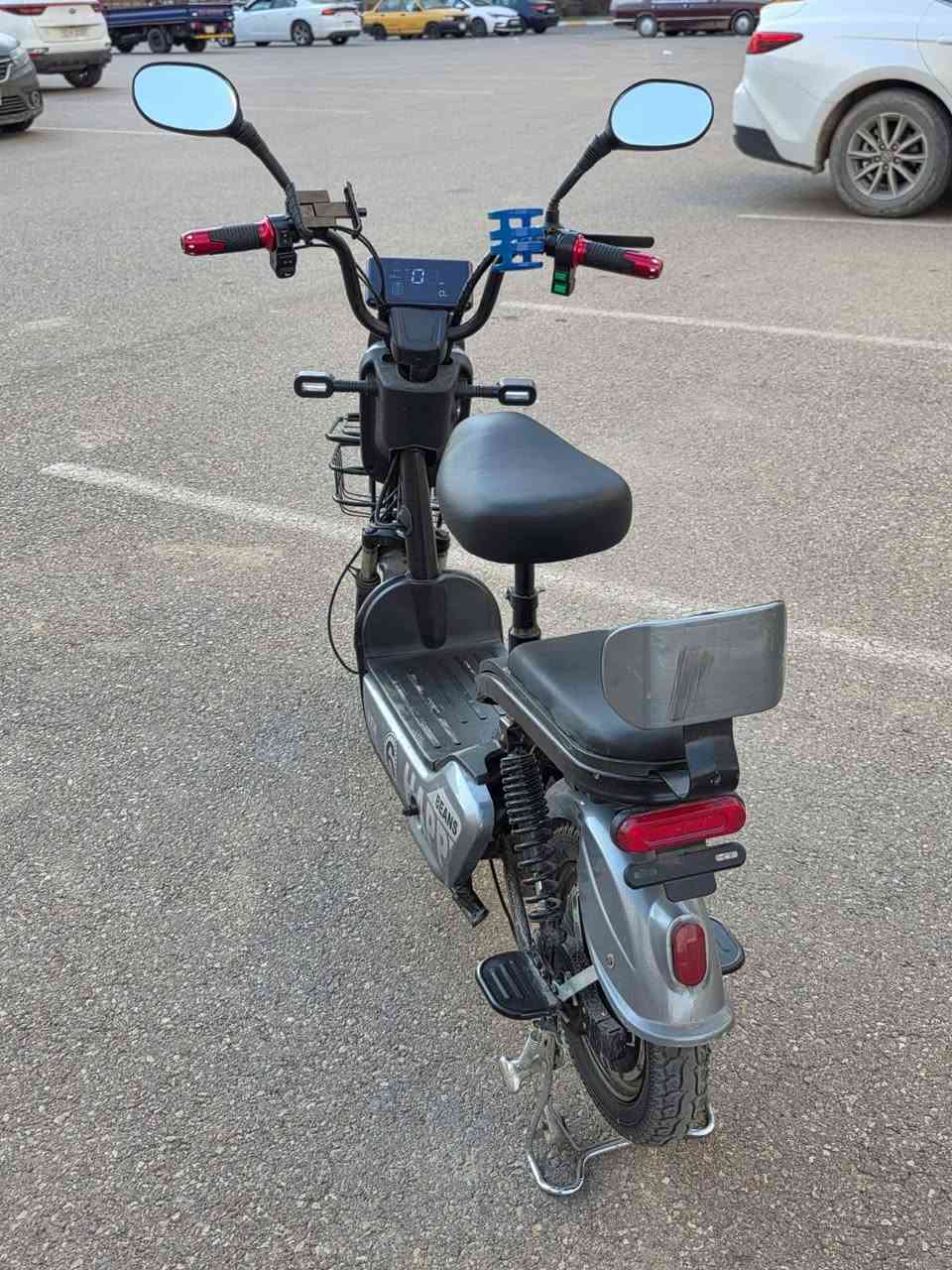 السلام عليكم
دراجه شحن 🛵🔋
📍استخدام شهر 
📍نمره 1 =25
📍نمره 2 =30
📍نمره 3 =52
📍نمره 4 =60
سرعه حقيقيه 35km ✅
📍مده شحن من 3-4 ساعات. 
سويج - بصمه -قفل. 
📍تشغيل عن بعد. 
📍بايدر مع ملحقاته. 
✔️سعر:٢٧٥💸
بيها مجال. 
واتساب 📞***********
