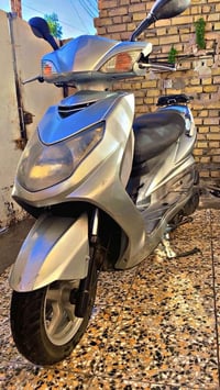 سكنس فحل (ياباني) نوزل موديل 2008 دراجه جديده مكينه خرسه السعر 850 077...