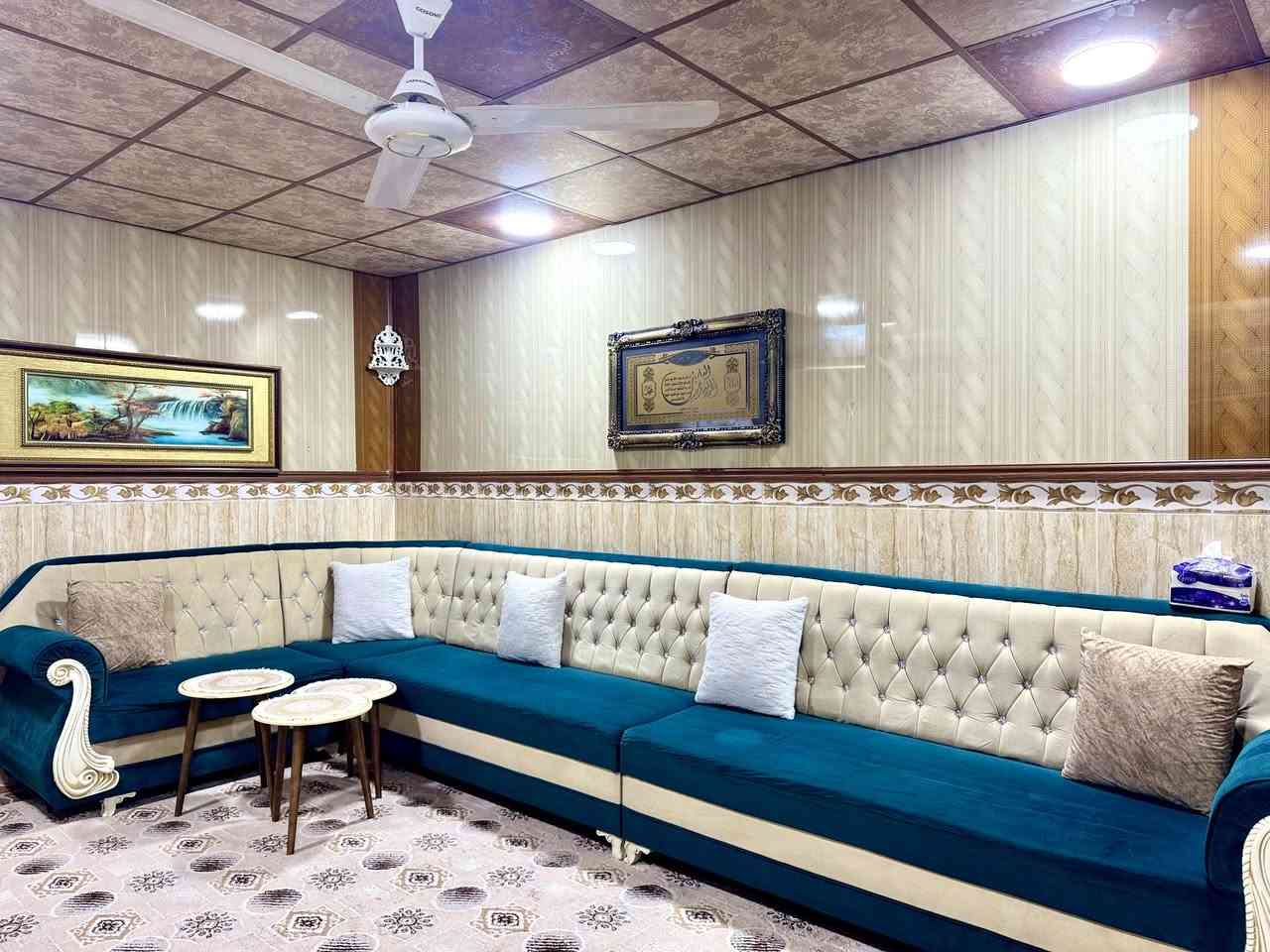 ديوان مستعمل بس كلش نظیفة عمل یدوي مو مال سوگ ویاه کوشات او 3طبلات مثل ماموجود باالصورة سعره 225 اوبیها مجال قلیل ...
*********** اسیا
*********** کورک
