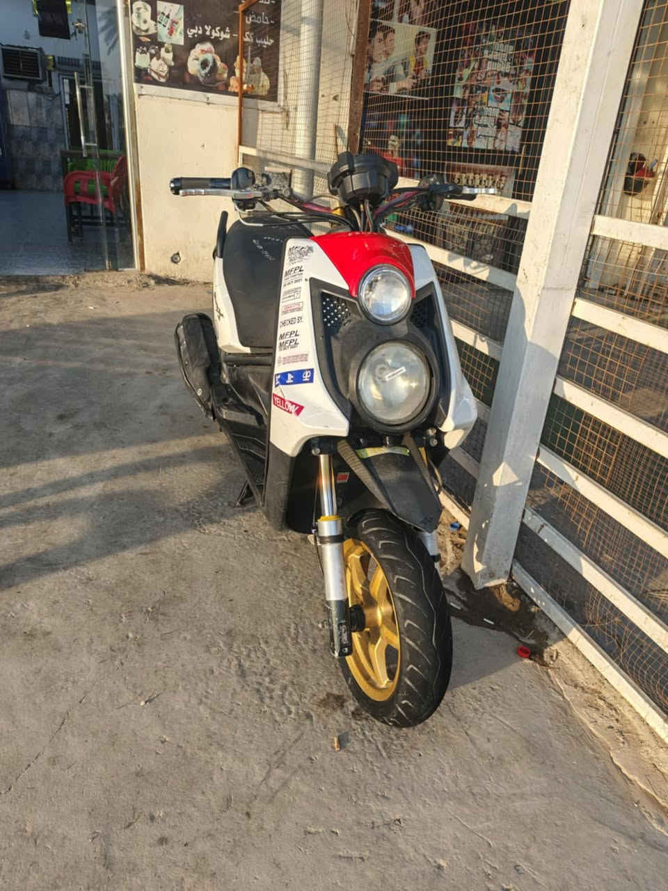 السلام عليكم للبيع سكنكس جبلي موديل ١٤ كامله من كلشي مابيها نقص برغي شلعه معدل خير من الله  بيها تزويد  خارجي بلادي اجه من الرمبه صدر امامي يدات دبلات سبايدر خلفي بك لايت تزويد  اي  قطعه تجاري ماكو على فحص
السعر ٩٥٠ وبيها مجال 
مكاني حله حي الجزائر
***********
