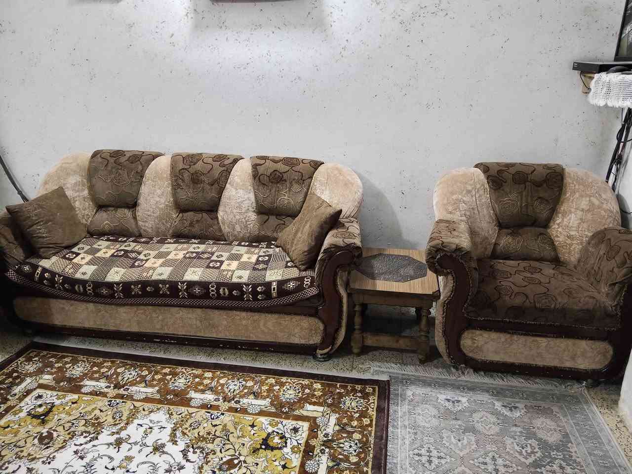 سلام عليكم غراض للبيع
مكيف جنرال 
معرض صاج خشب 
تخم 10 مقاعد 
كاونتر خشب 
جربايه 
العنوان بغداد حي الخضراء 
***********
