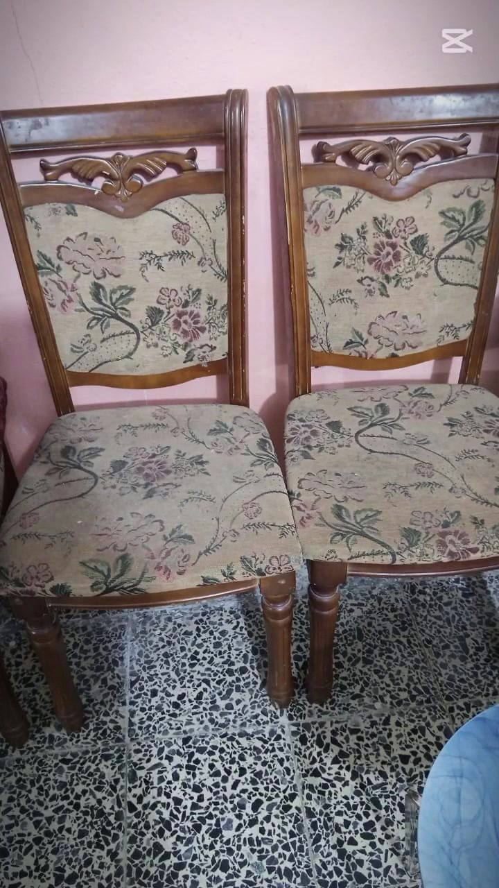 السلام عليكم ميز طعام للبيع خشب  زان اصلي مع 8كراسي كما موضح في الصور والفيديو 
للستفسار على الخاص


**إذا كنت صاحب هذا الإعلان وتريد حذفه لأي سبب، رجاءا أرسل رسالة إلى الدعم الفني**