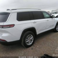 اسلام عليكم جيب لاريدو 2022 مثل ما موضح بل صور البنيد مبدل نفس الون وا...