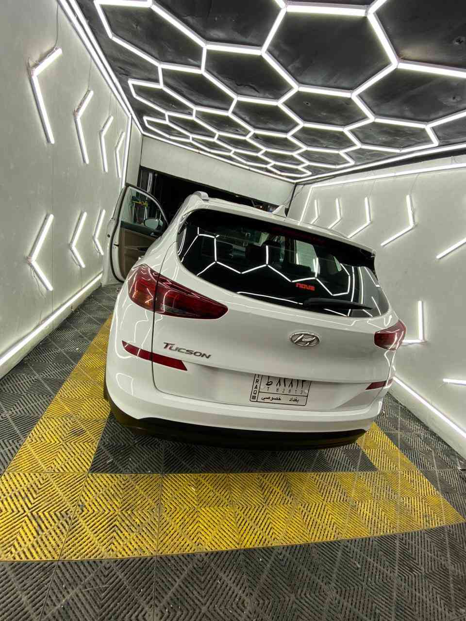 ياالله السلام عليكم
للبيع توسان موديل 2020خليجي 
موصفات الگاصد فول عدا الفتحه 
مكفوله عدا اقل شبر البنيد صبغ
ماشيه 119k
السعر 192وبيها مجال بسيط
مكان السياره بغداد العامريه 
الاستفسار :***********
