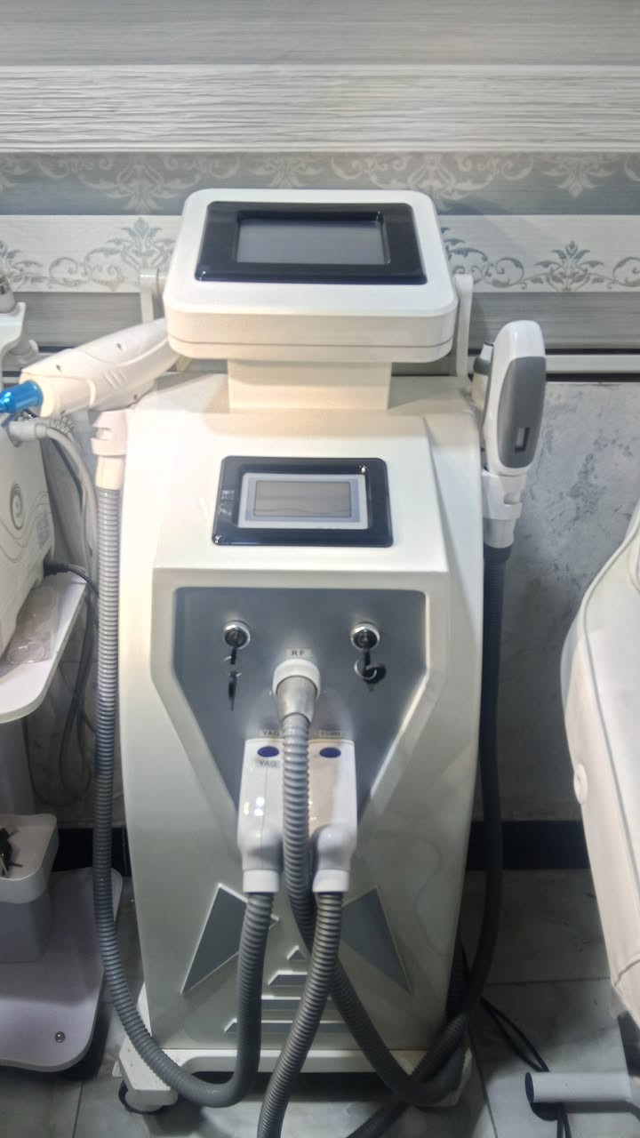 عيادة تجميل للبيع أجهزة حديثة أصدار(2023-2024) مستعملة قليل جداً وبأسعار مناسبة جداً 
ملحقات: 
1-جهاز تكسير الشحوم (كرايو) تكسير الشحوم بالتجميد
2-جهاز ليزر ثلجي
3-جهاز اوكسجينو لتبييض المناطق الداكنة
4-جهاز حقن الميزو
5-جهاز كاشف

للأستفسار: ***********
