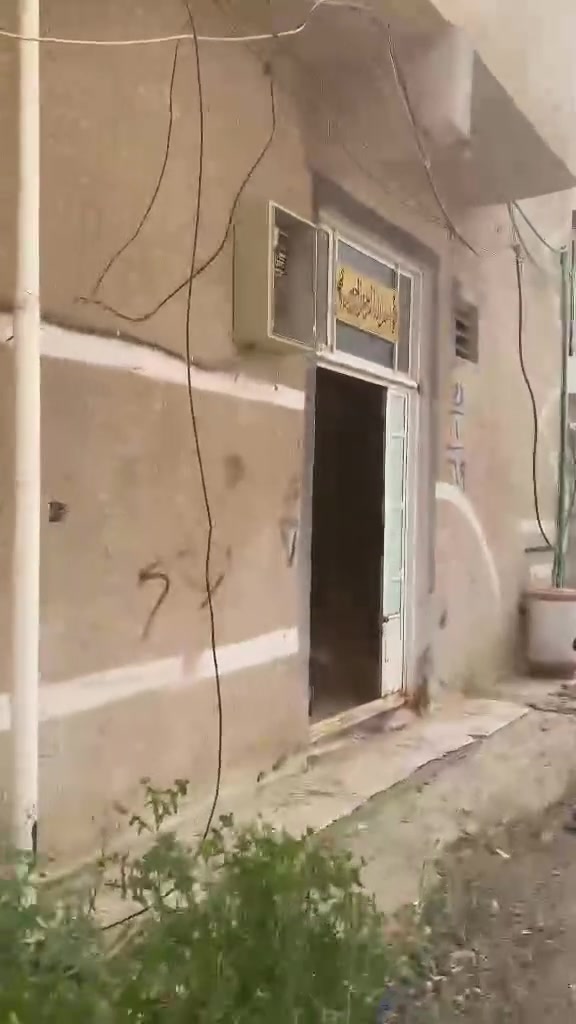 السلام عليكم فرصةاستثماري سكنيةللبيع في منطقة الراشدية باب الحارة مقابل منطقة القدس
بناية 50م ركن ع شارع تبليط زراعي عرض الشارع 10م واجهة البناية محلات عدد ٢ وجانب البناية مطبخ مفتوح وخدمات صحية الطابق الثاني غرفتين وايضا صحيات الطابق الثالث بيتونه كبيرة وسطح تصلح جاهزة للسكن واجهة 5م ونزال 10م سعرها 52 مليون الاتصال ع الرقم ***********يوجد واتساب
