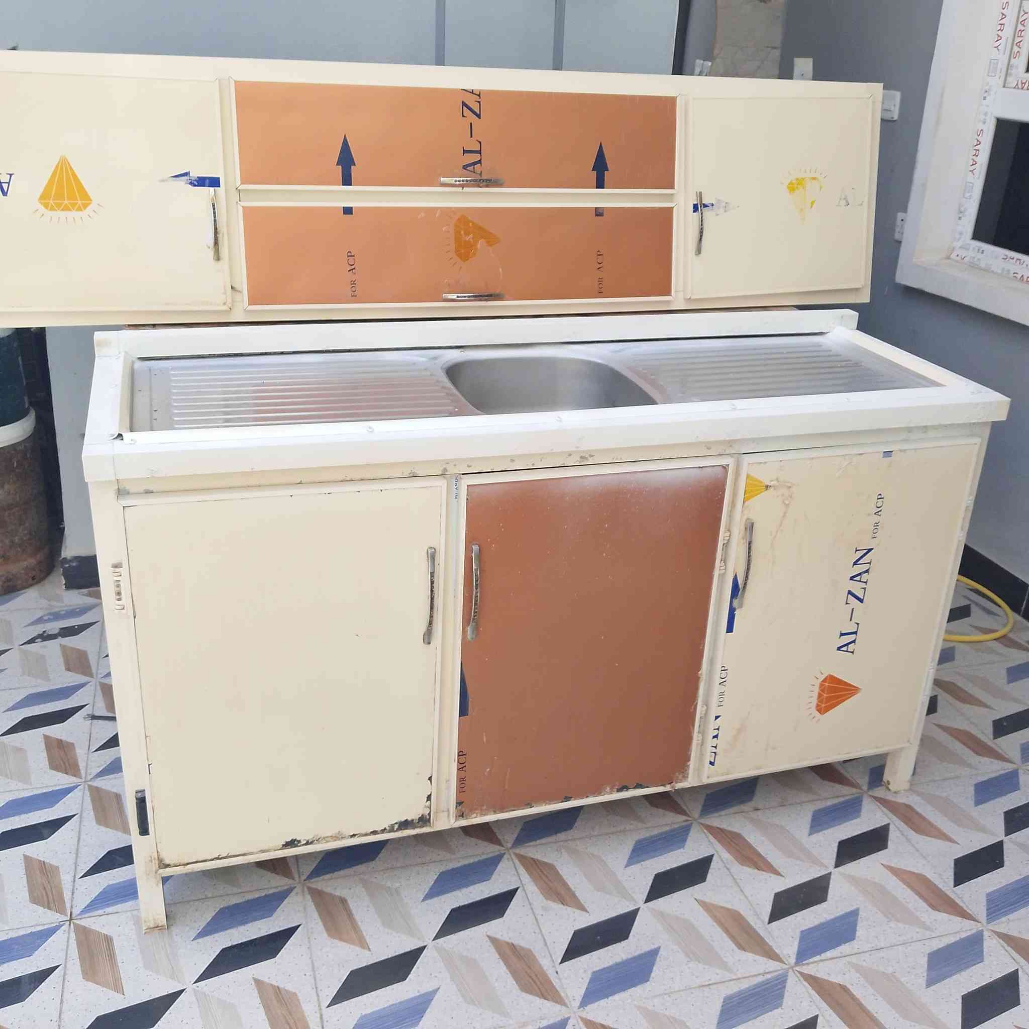 كاونتر ثلاث قطع للبيع العنوان بعقوبه التحرير رقم ***********
