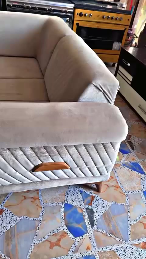 #ديوان_تركي لون أوف وايت 
أسعارنا #مناسبة 
للاستفسار الاتصال على الرقم أو المراسلة واتساب 
***********
مزاد السليمانية في التحرير
