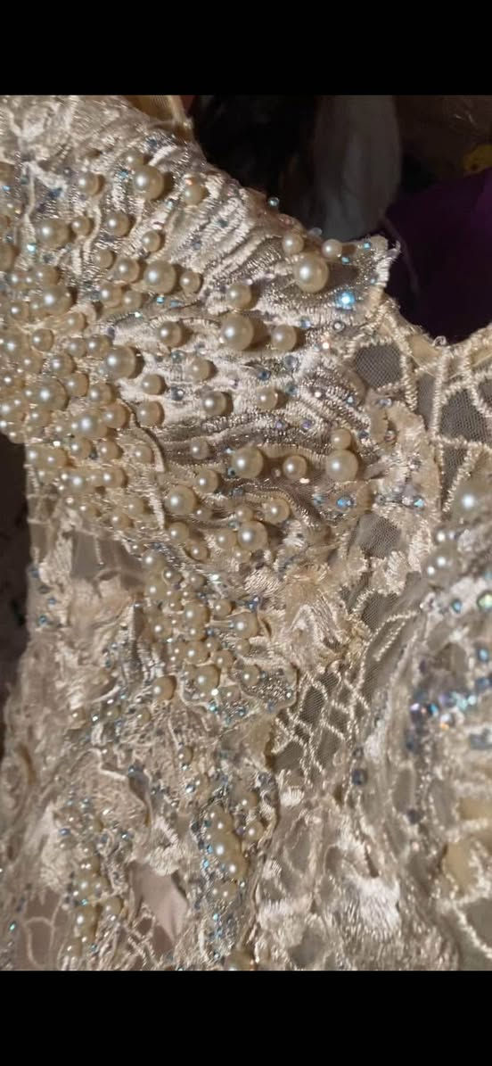 فستان  اخذتة ب٦٠٠ كوة رايدتة ب١٠٠  من رزان نضيف كلش جديد ملبوس ٤ مرات فقط يلبس من ٦٠ تقريبا لل٧٥ كيلو  بلحقيقة احله بهواي ضالمتة الكامرة قياس Lلارج Larg👉🏻 كربلاء, العراق


**إذا كنت صاحب هذا الإعلان وتريد حذفه لأي سبب، رجاءا أرسل رسالة إلى الدعم الفني**