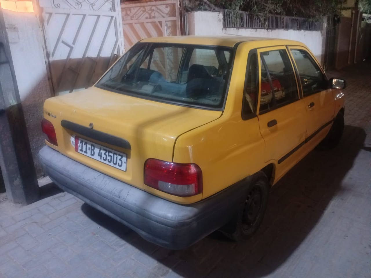 السلام عليكم سياره سايبه نضيفه بمعنه الكلمه ماخذها قبل سبوع وهسه اعتازيت وريد ابيعها شاهد الله سياره 2011 نفخ كلها جديده ماعده الشاصي اليمن بي فطر زغير تحويل ثانيوم مصفر هيئه وغرامات غير متواجد عل فيس العنوان بغداد الحريه الرقم *********** غير متواجد عل فيس المو شراي لتعبني رايدها ب26 وبيها مجال
