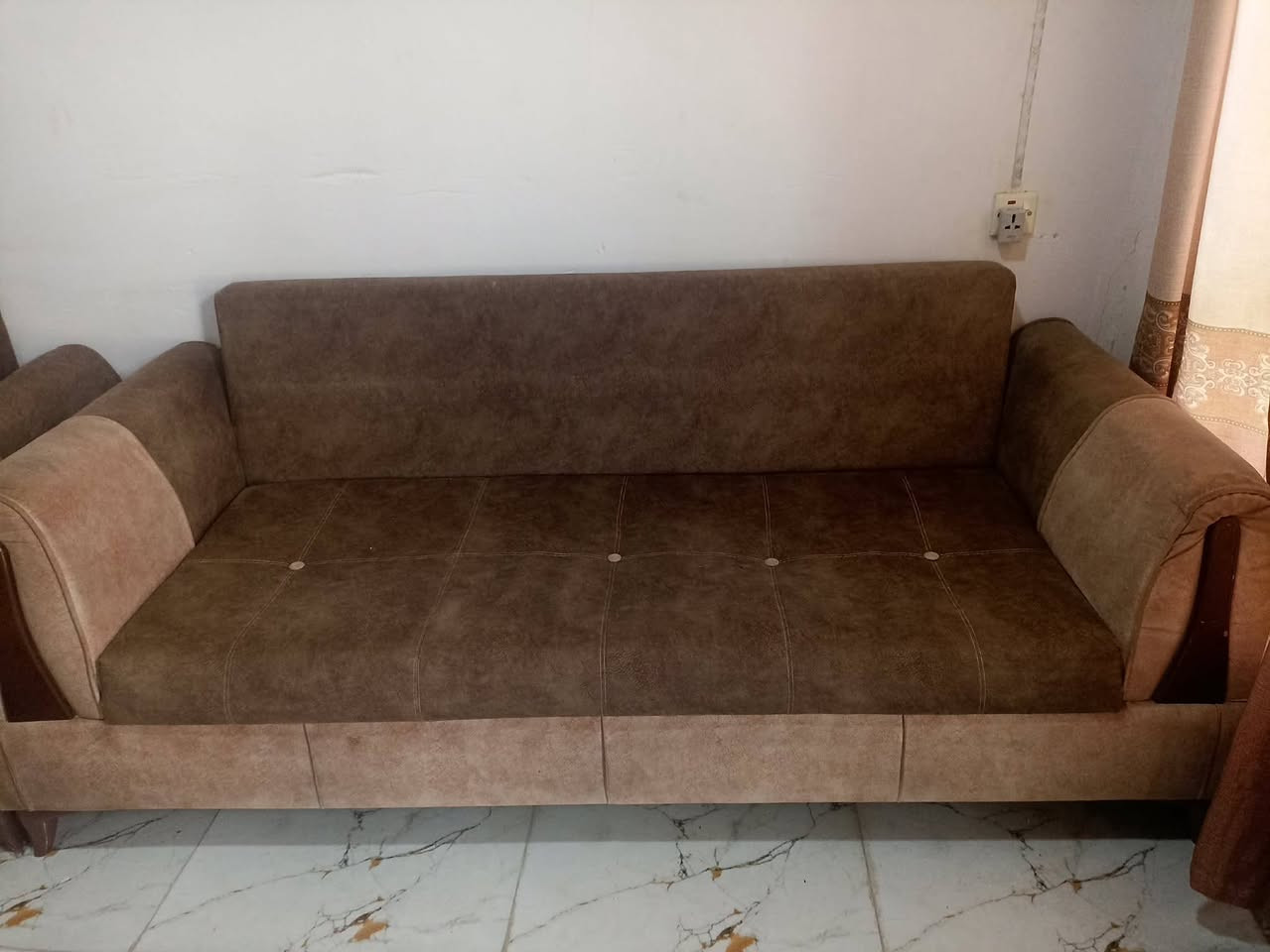 تخم تسكام 10مقعد ب160
مكان الحمزة الغربي حي العسكري 
اليعنده غراض او غرف نوم انشرهن للبيع والي نسبه بسيطه يتفضل خاص


**إذا كنت صاحب هذا الإعلان وتريد حذفه لأي سبب، رجاءا أرسل رسالة إلى الدعم الفني**