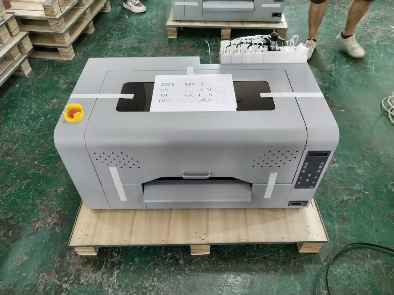🔥 مشروع طباعة ملابس متكامل وجاهز للبيع (DTF)! 🔥طابعة احترافية برأسين XP600 (سرعة إنتاج فائقة).نظام ضخ متطور + نظام هيتر مدمج للحبر لحمايته من البرودة ومنع الانسداد.يشمل الفرن والهزاز الأوتوماتيكي + لابتوب جاهز بجميع البرامج والتعاريف.مستخدمة قليلاً جداً (شبه جديدة) والفحص والتجربة قبل الشراء. 

اللتواصل *********** 

العنوان : البصرة 

وكلشي موضح بل منشور وتفحص قبل لا تشتري
