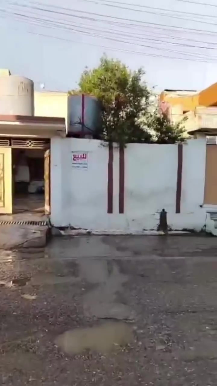 موقع البيت ـ حي العامل اول فرع قرب دورة الرسالة قريب عالشارع العام وسوق موصل جديدة المساحة 207 متر سند جديد باسم صاحب البيت الطابق الاول ـ كراج + استقبال + هول + غرفتين + مطبخ وصحيات
الدار للبيع ..

موقع البيت ـ حي العامل اول فرع قرب دورة الرسالة قريب عالشارع العام وسوق موصل جديدة المساحة 207 متر سند جديد 2026  باسم صاحب البيت
 الطابق الاول / كراج + استقبال + هول + غرفتين + مطبخ  والصحيات 
الطابق الثاني / مطبخ + غرفتين + هول + صحيات  
( الطابق الثاني ) معزول درج خارجي
 السعر 150 وبي مجال بسيط 
للتواصل مع صاحب الدار الاتصال على الارقام 
***********
***********
