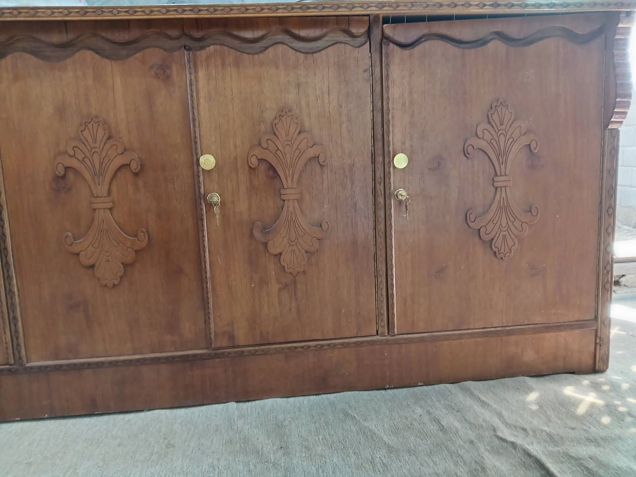 السلام عليكم بوفيه للبيع
جديده مامستعمله مكاني كربلاء
***********
